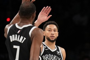 离谱！马赛集结日门线救险JackeyLove在篮网比赛中突破纪录，C罗遭遇三连败的简单介绍