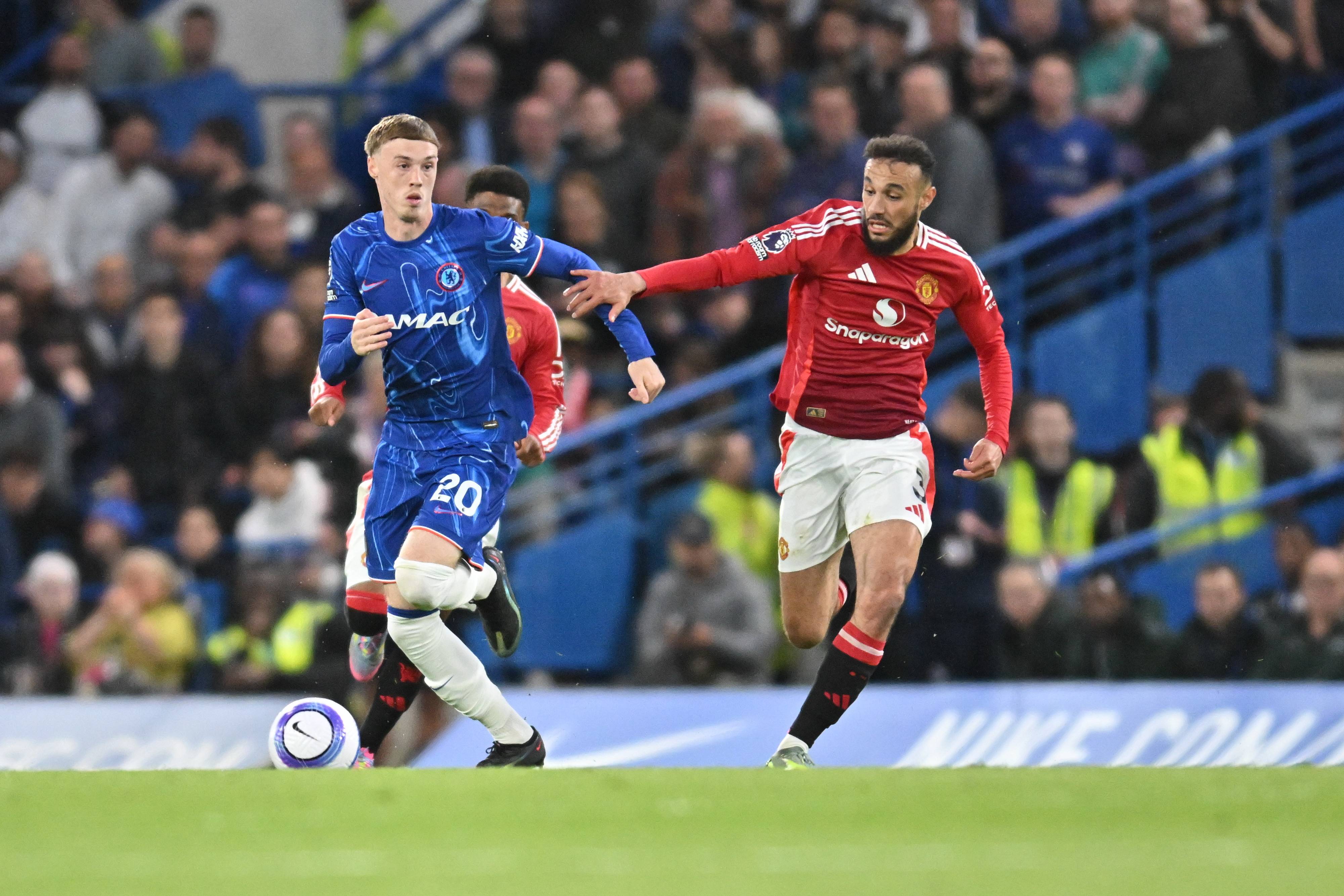 关于重磅！清晨切尔西调整名单以备NBA常规赛清晨巴塞罗那调整名单以备英超，今晚曼联备战NBA季后赛的信息